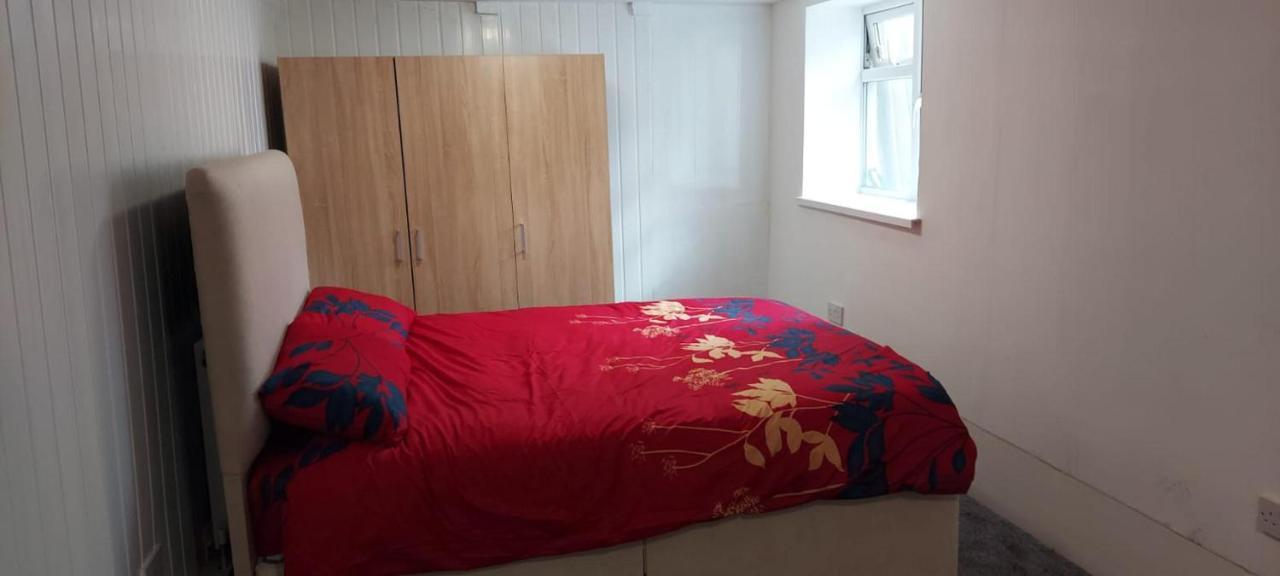Lovely 3-Bed Apartment In Parkgate Rotherham Eksteriør bilde