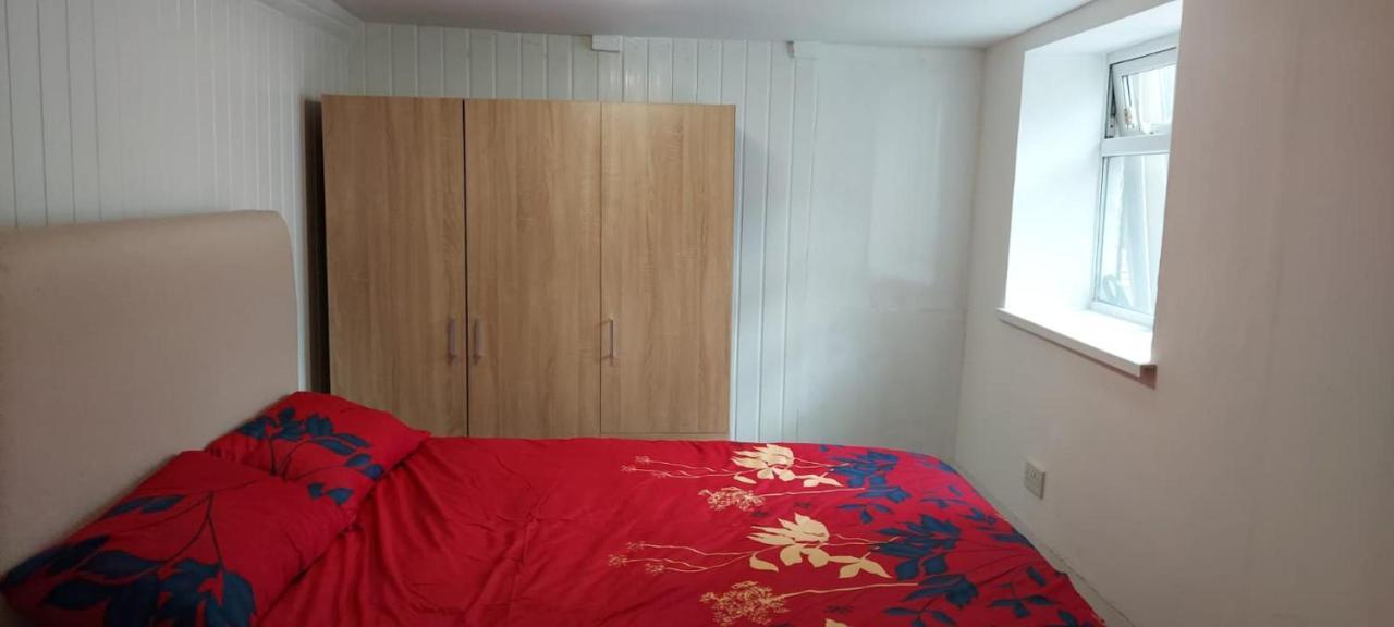 Lovely 3-Bed Apartment In Parkgate Rotherham Eksteriør bilde