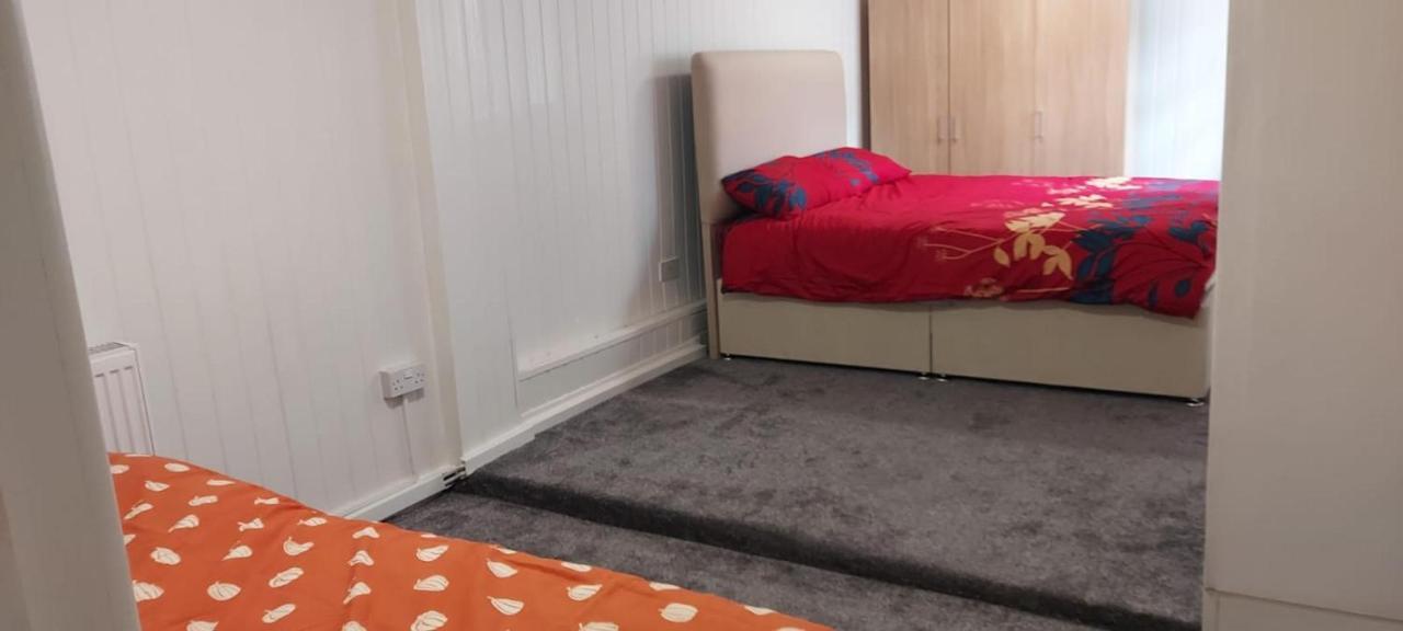 Lovely 3-Bed Apartment In Parkgate Rotherham Eksteriør bilde