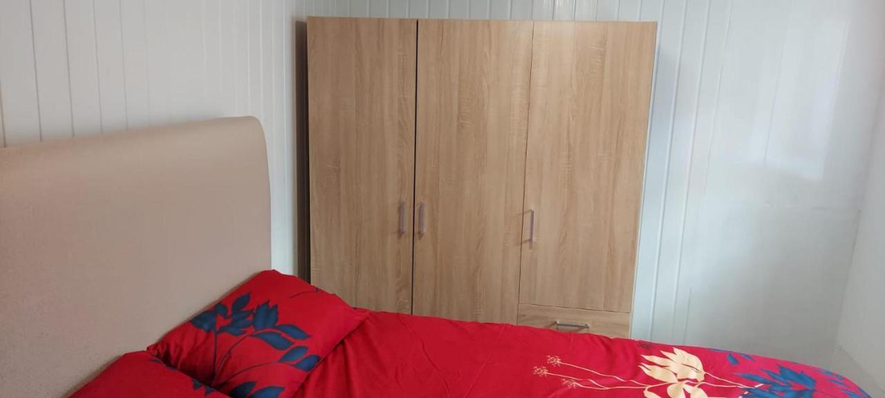 Lovely 3-Bed Apartment In Parkgate Rotherham Eksteriør bilde