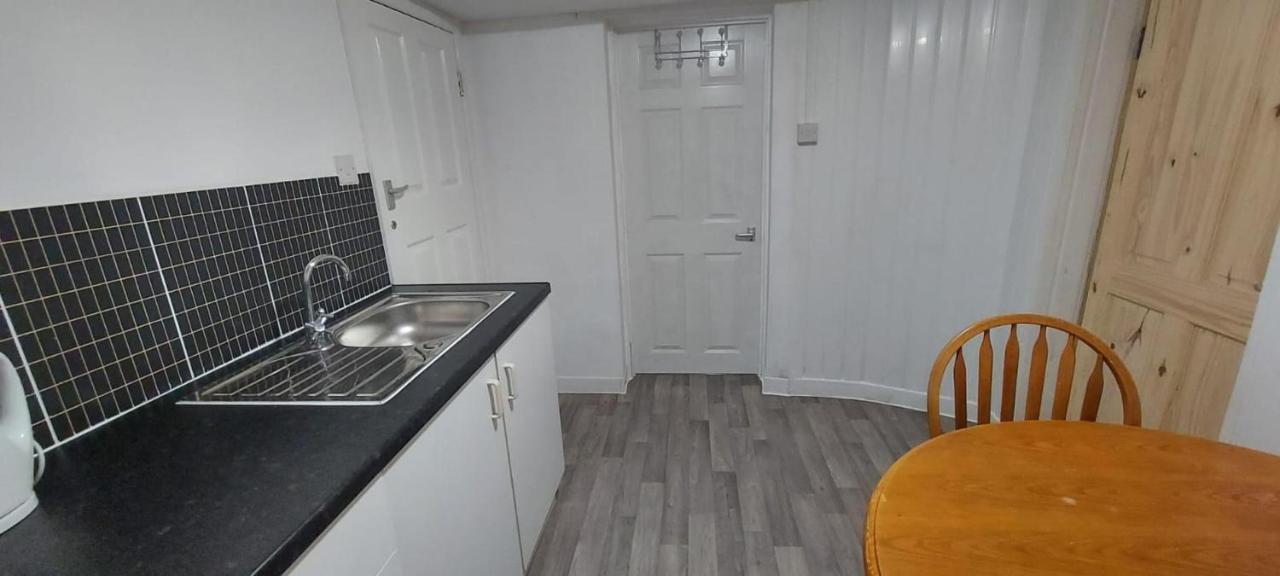 Lovely 3-Bed Apartment In Parkgate Rotherham Eksteriør bilde