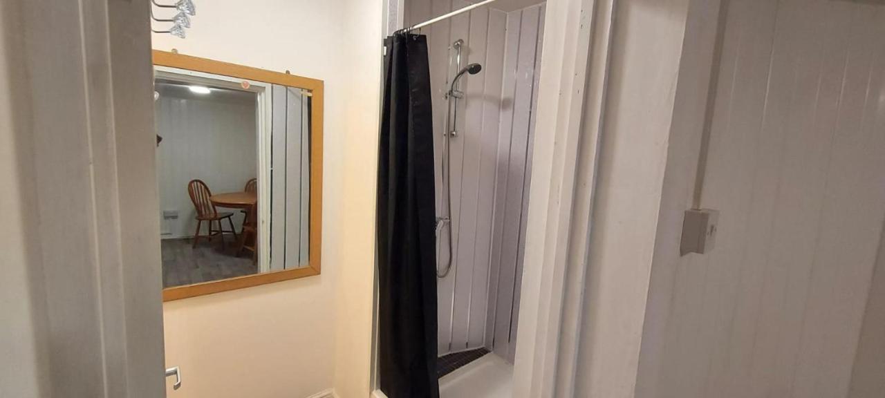 Lovely 3-Bed Apartment In Parkgate Rotherham Eksteriør bilde