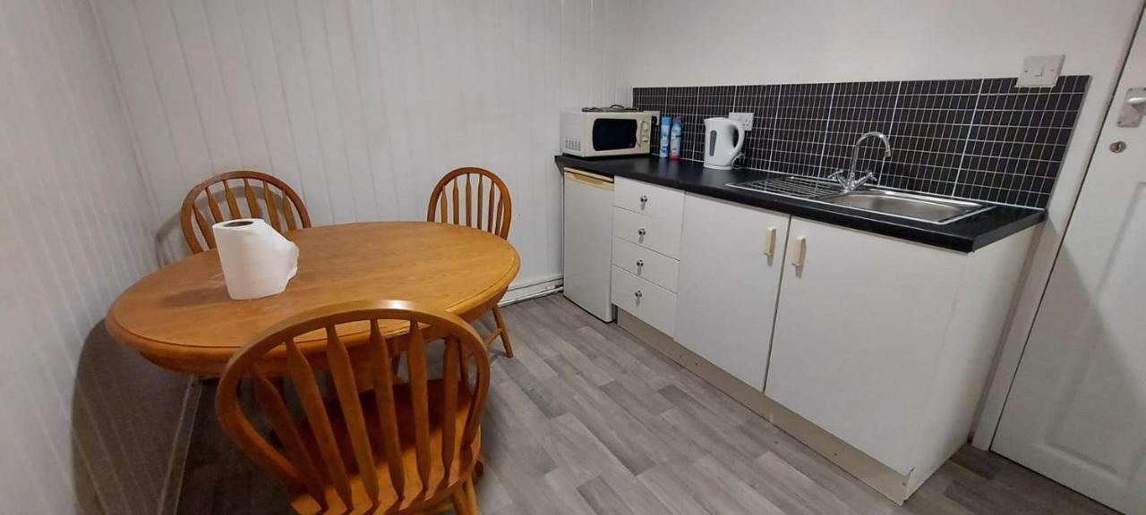 Lovely 3-Bed Apartment In Parkgate Rotherham Eksteriør bilde